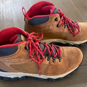 Barely worn Columbia boots. Men’s size 10.5